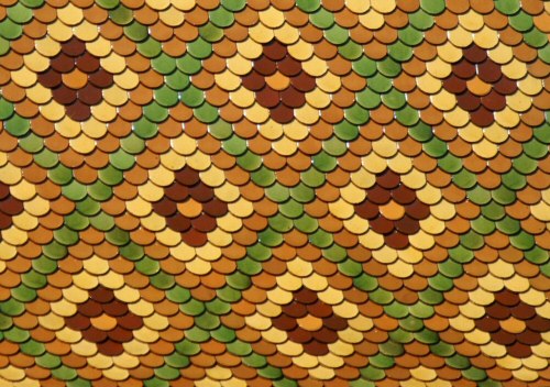 Détail du motif de tuiles du clocher du temple d'Aibre, photo J. Masset