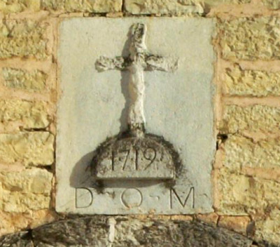 Détail du porche de l'église de Belvoir, photo J. Masset