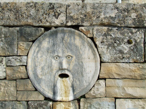 Pierre sculptée, photo M. Taland