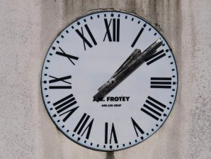 Horloge de l'église de Cerre-lès-Noroy, photo E. Rey