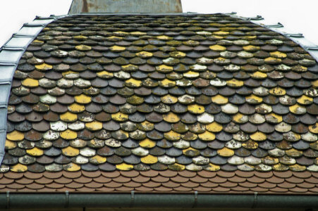 Motif de tuiles du clocher de Couthenans, photo J. Masset