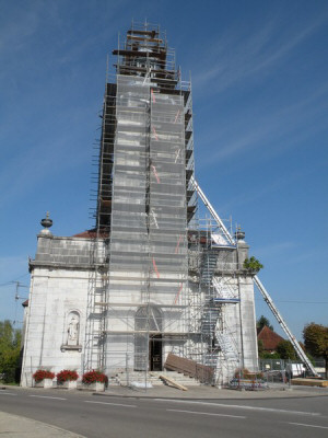 L'église d'Arc et senans sous les échafaudages, photo G. Painblanc