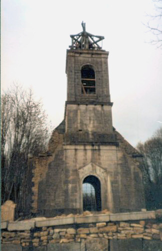 L'église de La Villedieu à l'abandon