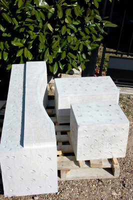 Matériaux de restauration du clocher de Montmirey-le-Château, photo M. Morlin